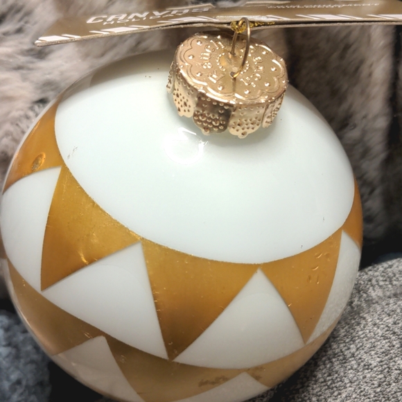 XL Glass Balls, Gold on White Glass - Picture 6 of 6